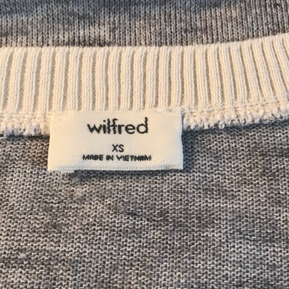 Aritzia Wilfred Sherbrooke Split Sides Gray V-Neck Sweater XS Cozy Minimalist - Picture 5 of 6